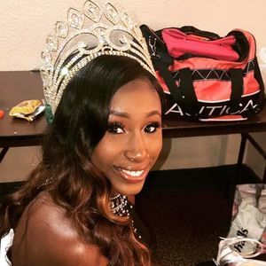 Meet your Posher, Kaylin